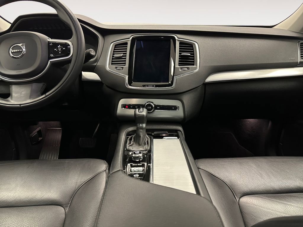 Used 2018 Volvo XC90 T5 Momentum AWD/4WD image 11