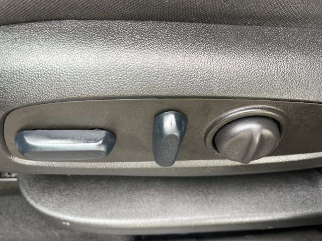 Used 2023 GMC Terrain SLE w/ Driver Convenience Package FWD image 12