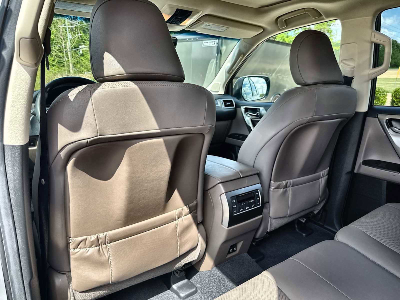 Used 2023 Lexus GX 460 Premium w/ Premium Package image 18