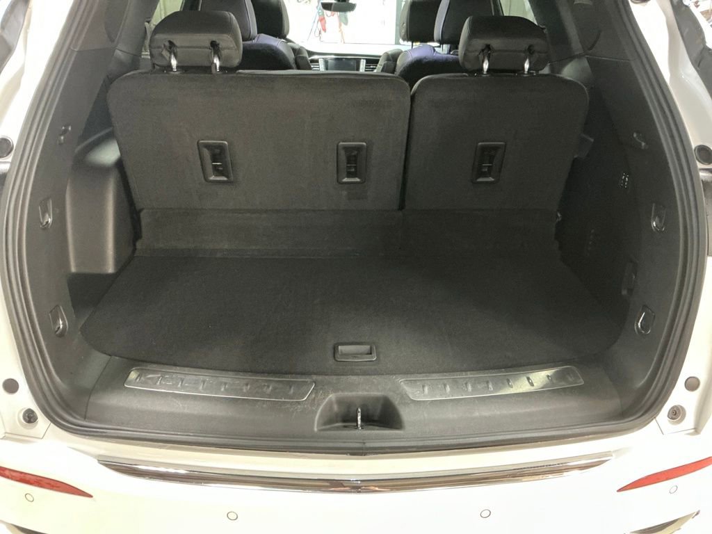 Certified 2024 Buick Enclave Avenir w/ Avenir Technology Package image 15