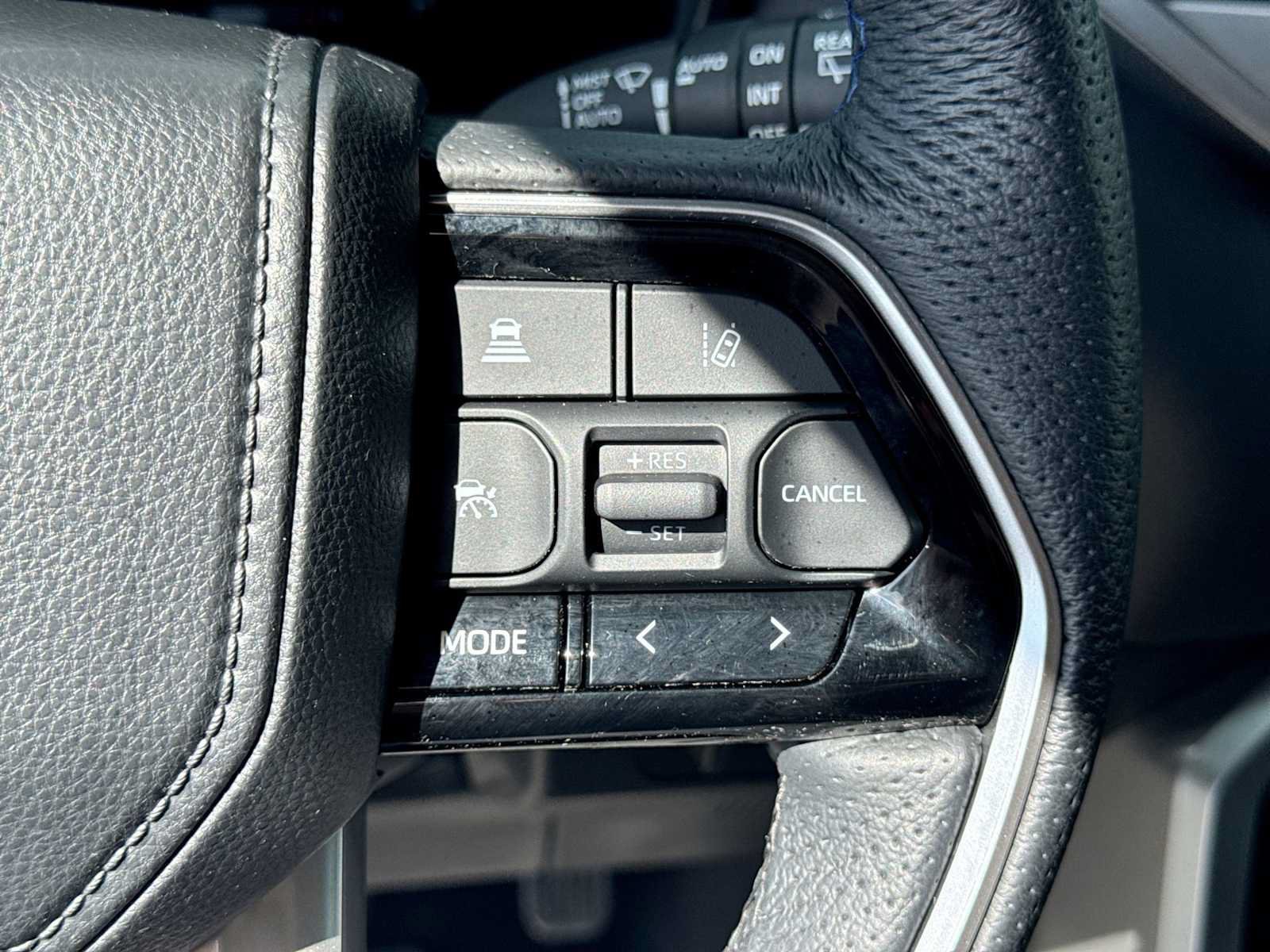 Used 2023 Toyota Sequoia Platinum AWD/4WD image 27