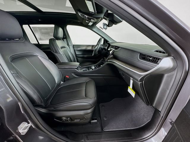 New 2025 Jeep Grand Cherokee Limited image 32