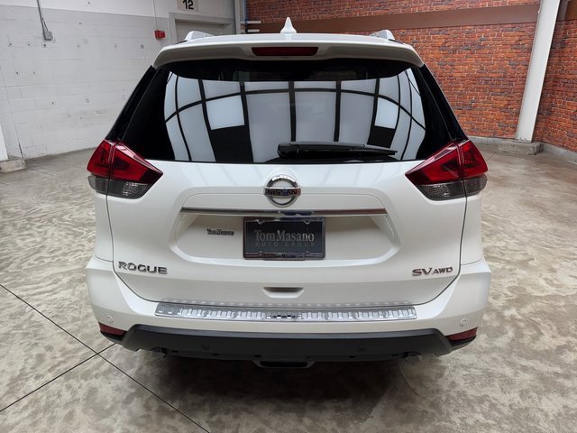 Used 2020 Nissan Rogue SV w/ Premium Package image 4