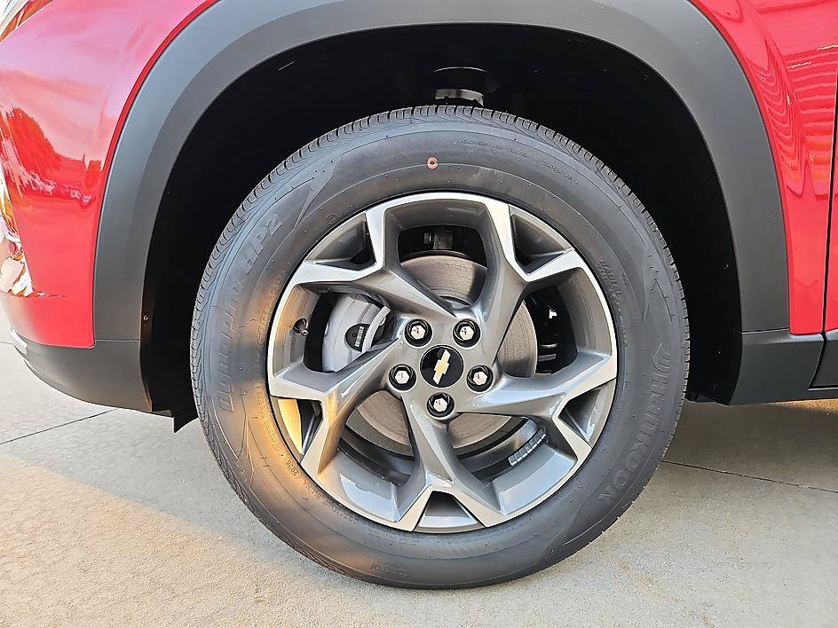 New 2026 Chevrolet Trax LT FWD image 8