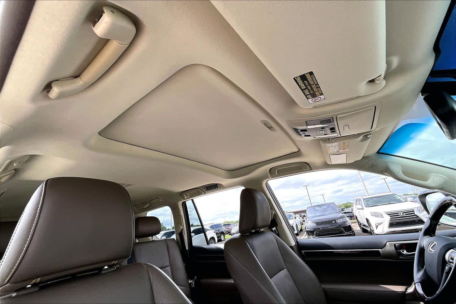 Used 2016 Lexus GX 460 w/ Premium Package AWD/4WD image 12