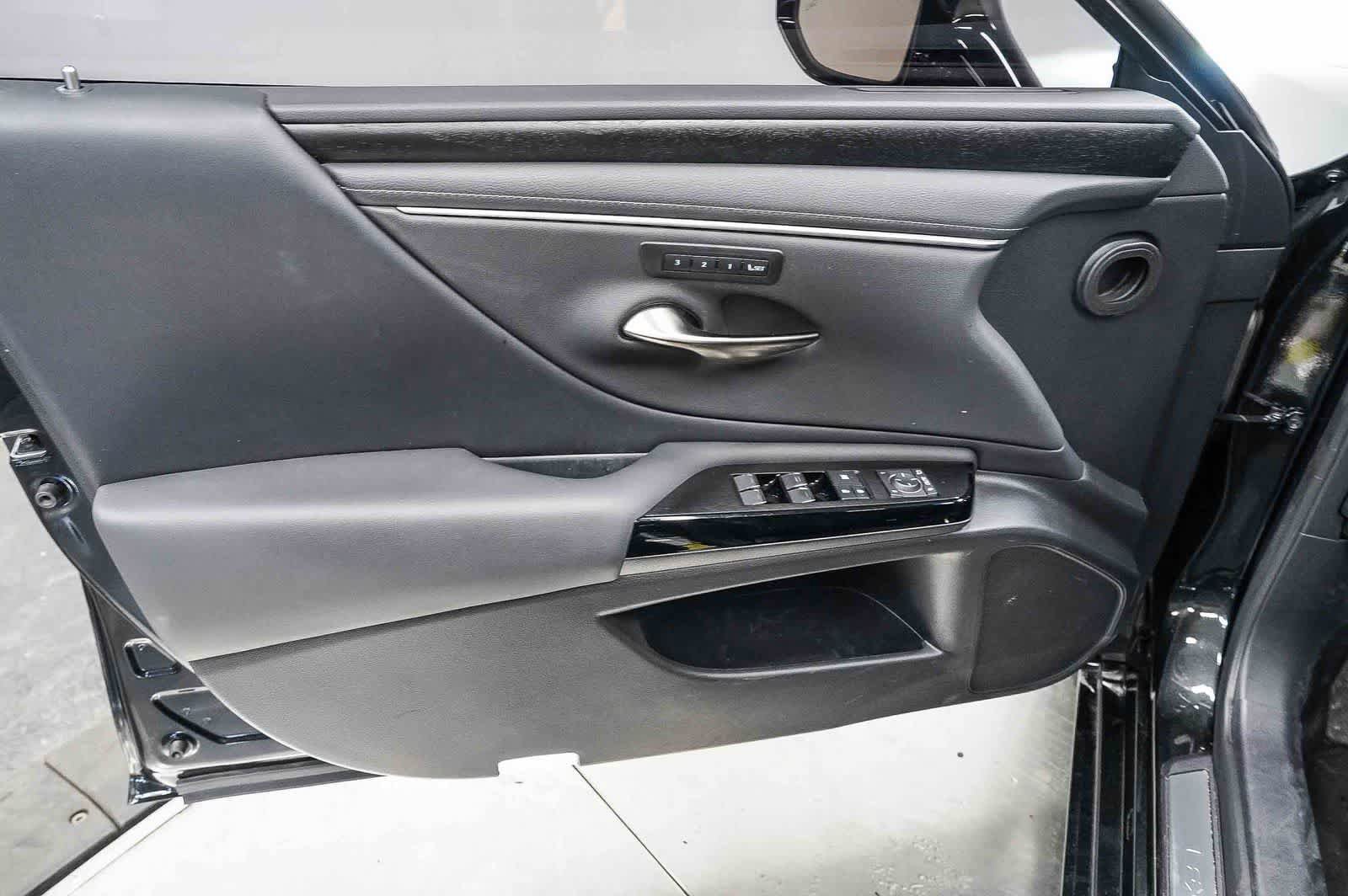 Used 2023 Lexus ES 350 w/ Premium Package FWD image 22
