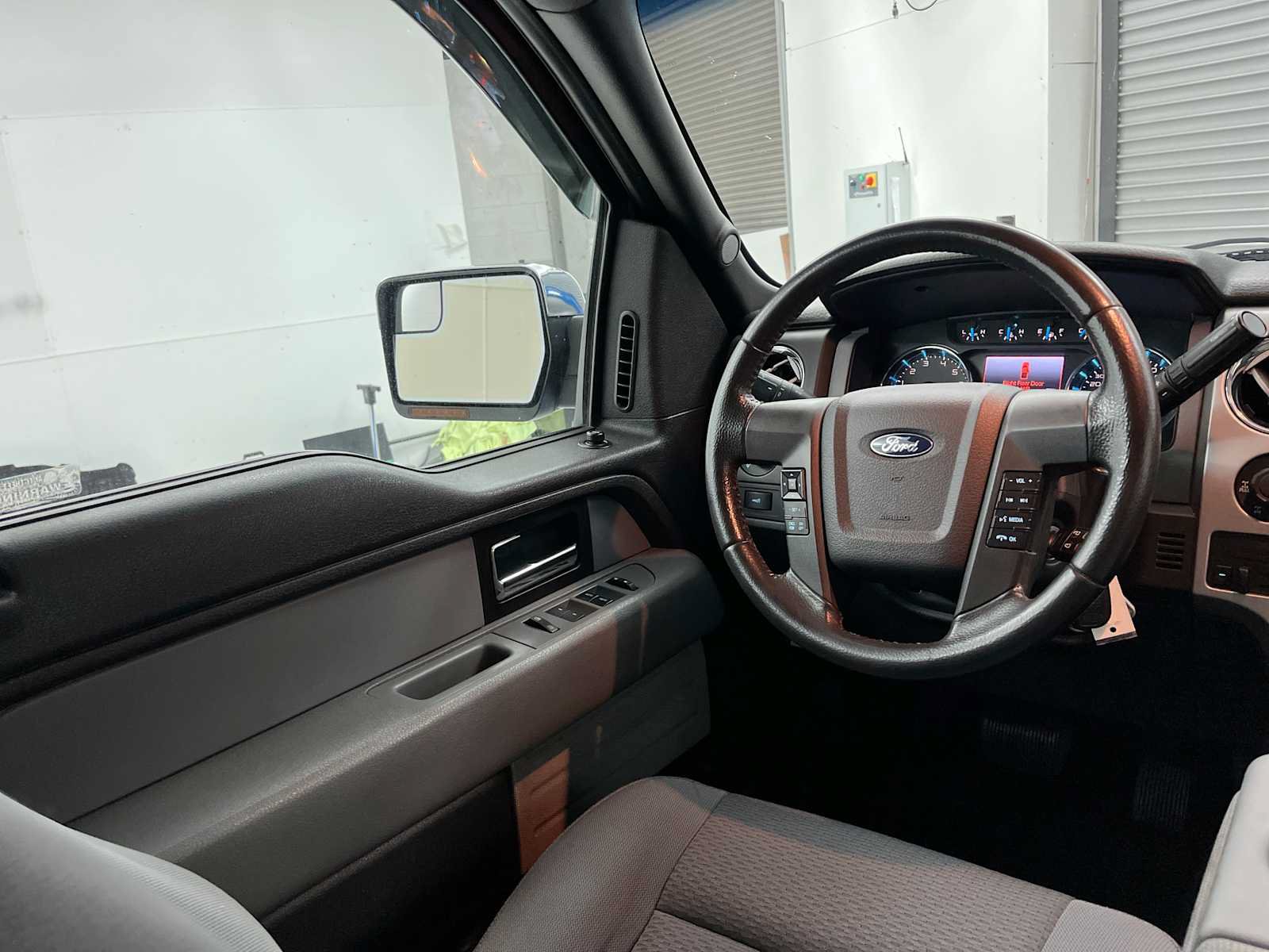 Used 2013 Ford F150 XLT w/ Luxury Equipment Group AWD/4WD image 15