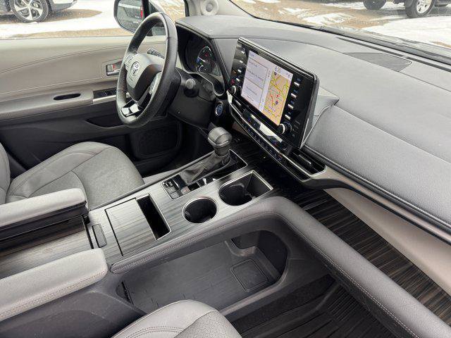 Certified 2023 Toyota Sienna Limited image 21