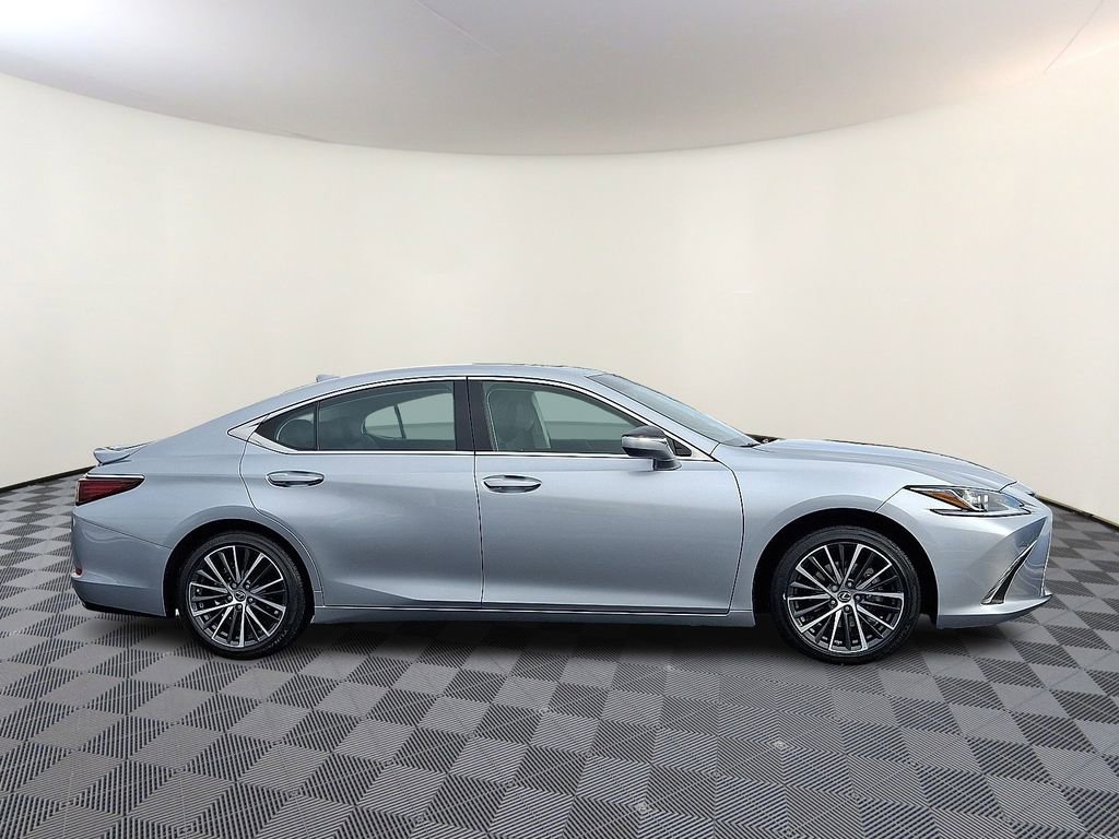 Used 2024 Lexus ES 350 w/ Premium Package image 10