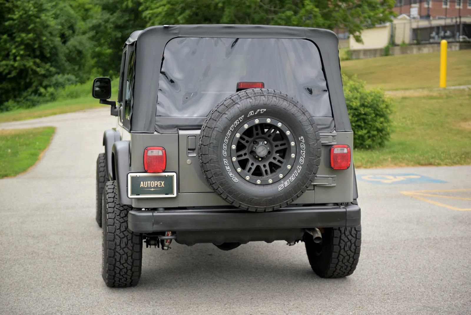 Used 2004 Jeep Wrangler 4WD w/ 30" Tire & Wheel Group image 23