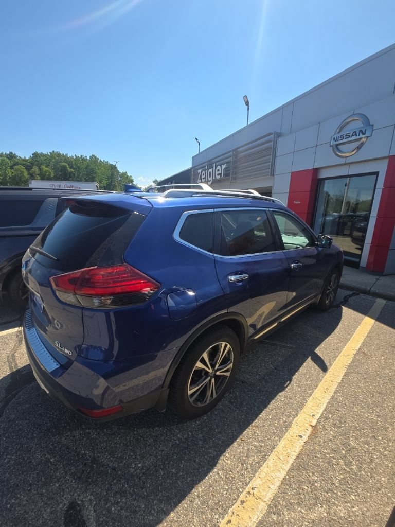 Used 2017 Nissan Rogue SL w/ SL Premium Package AWD/4WD image 7