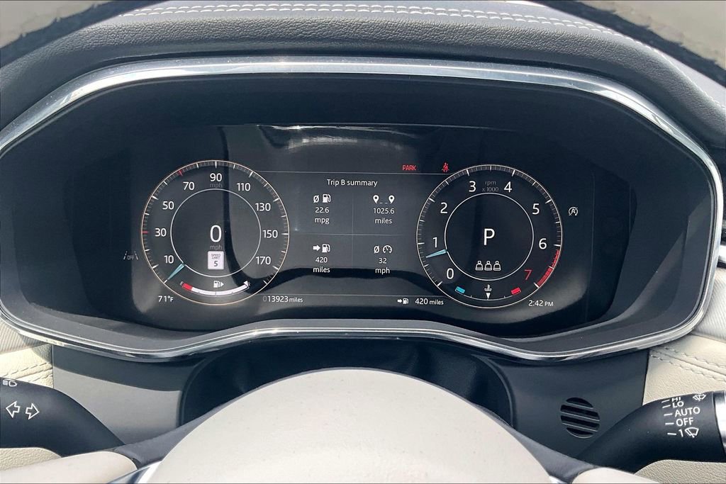 Used 2025 Jaguar F-PACE R-Dynamic S image 22