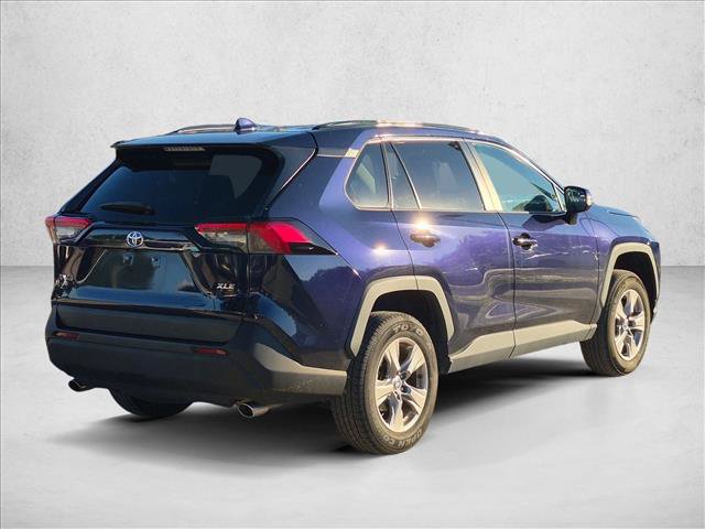Used 2022 Toyota RAV4 XLE w/ Convenience Package FWD image 5