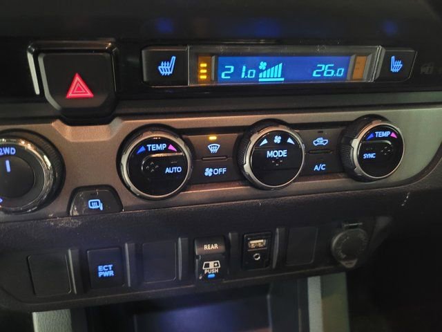 Used 2018 Toyota Tacoma TRD Sport image 39