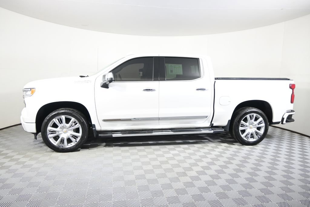 Used 2022 Chevrolet Silverado 1500 High Country w/ High Country Premium Package image 2