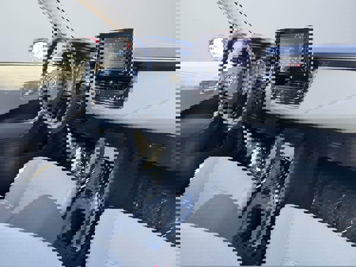 Used 2021 Toyota Corolla LE image 15