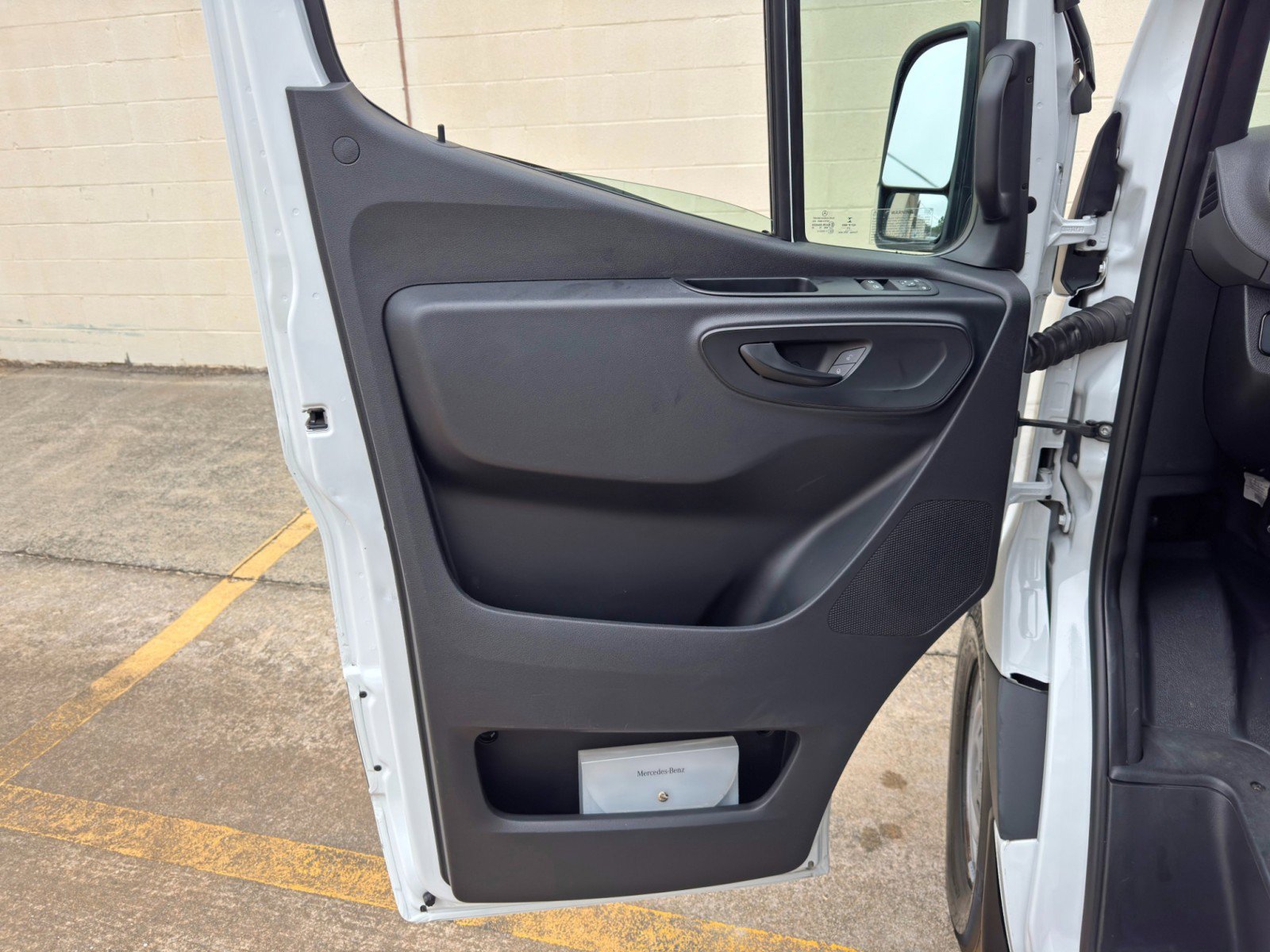 Used 2020 Mercedes-Benz Sprinter 2500 image 36