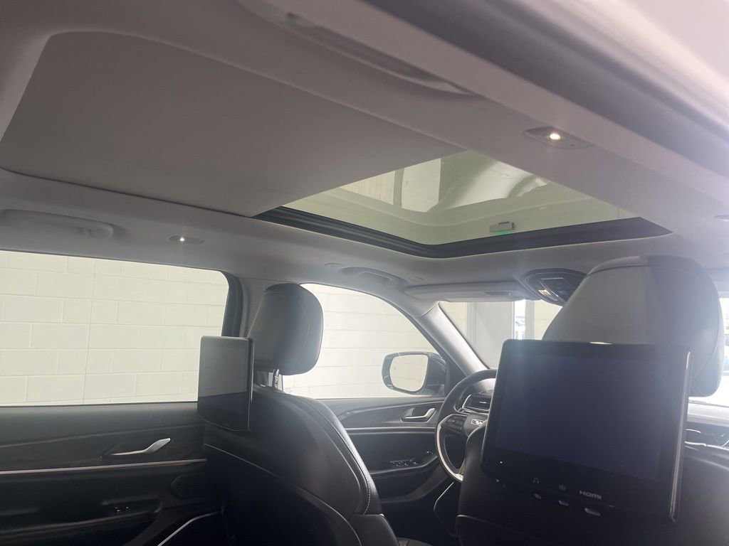 Used 2023 Jeep Grand Cherokee L Limited w/ Rear Seat Video Group I image 38