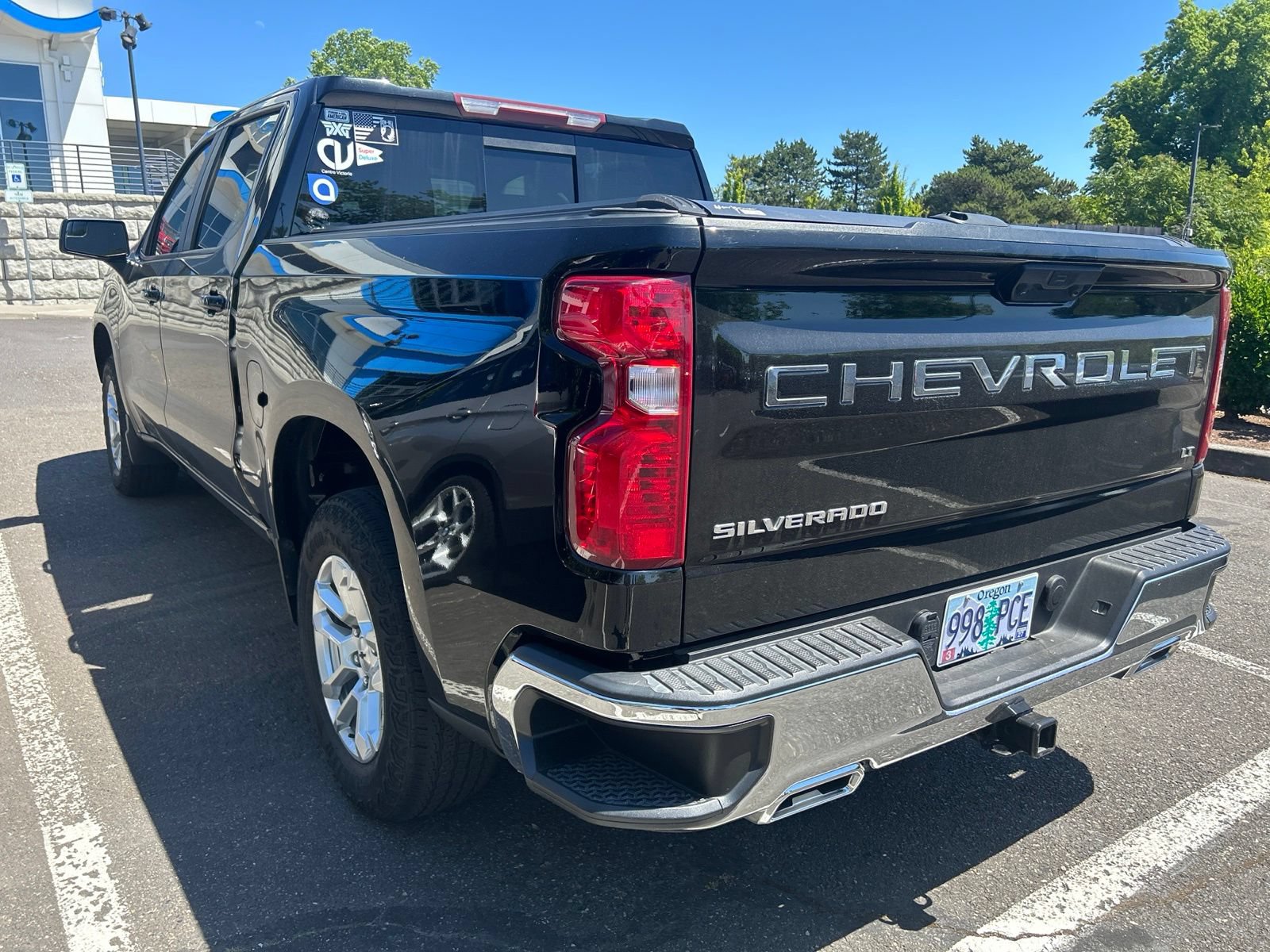 Used 2023 Chevrolet Silverado 1500 LT w/ Z71 Off-Road Package AWD/4WD image 7