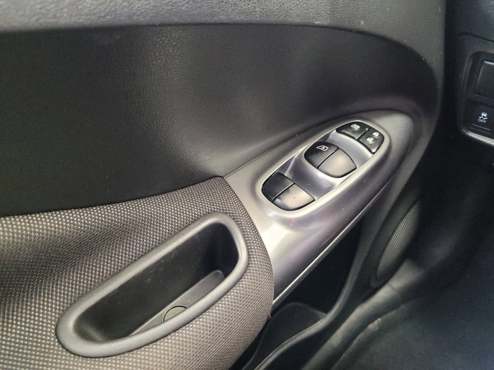 Used 2016 Nissan Juke SV AWD/4WD image 27