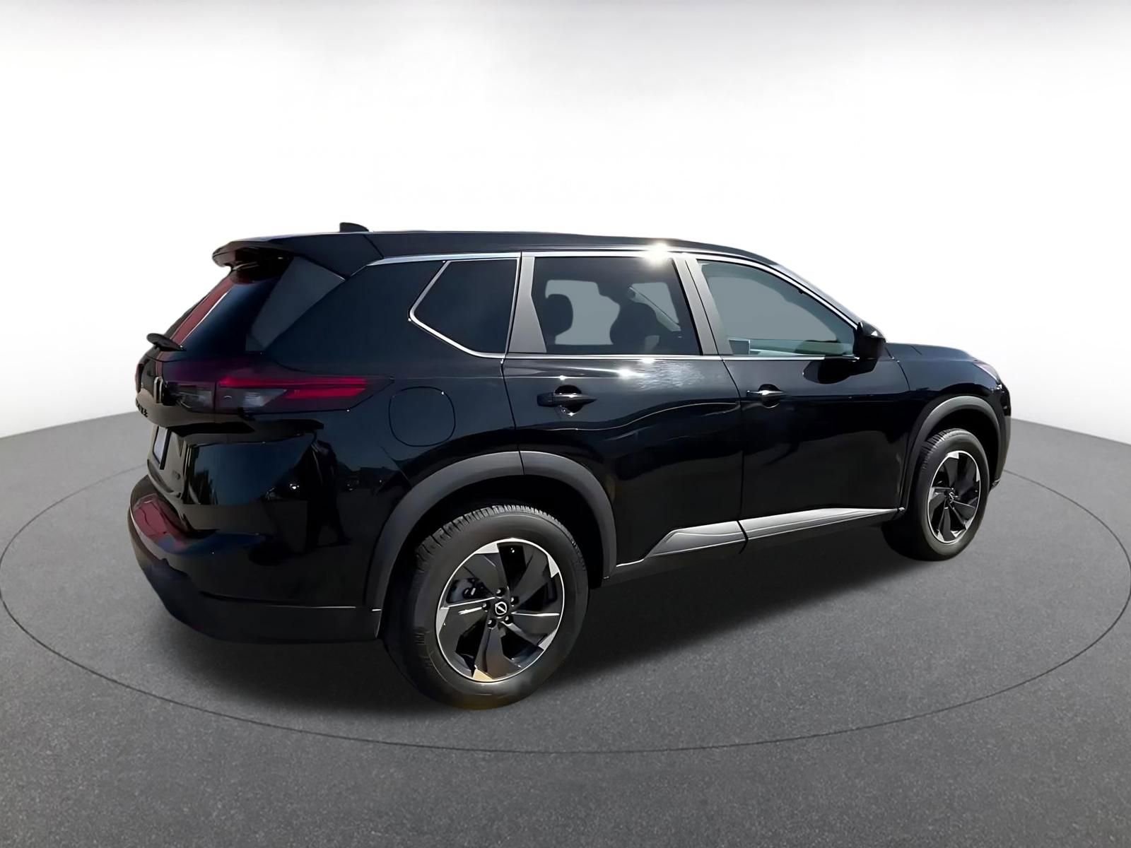 Used 2025 Nissan Rogue SV AWD/4WD image 15