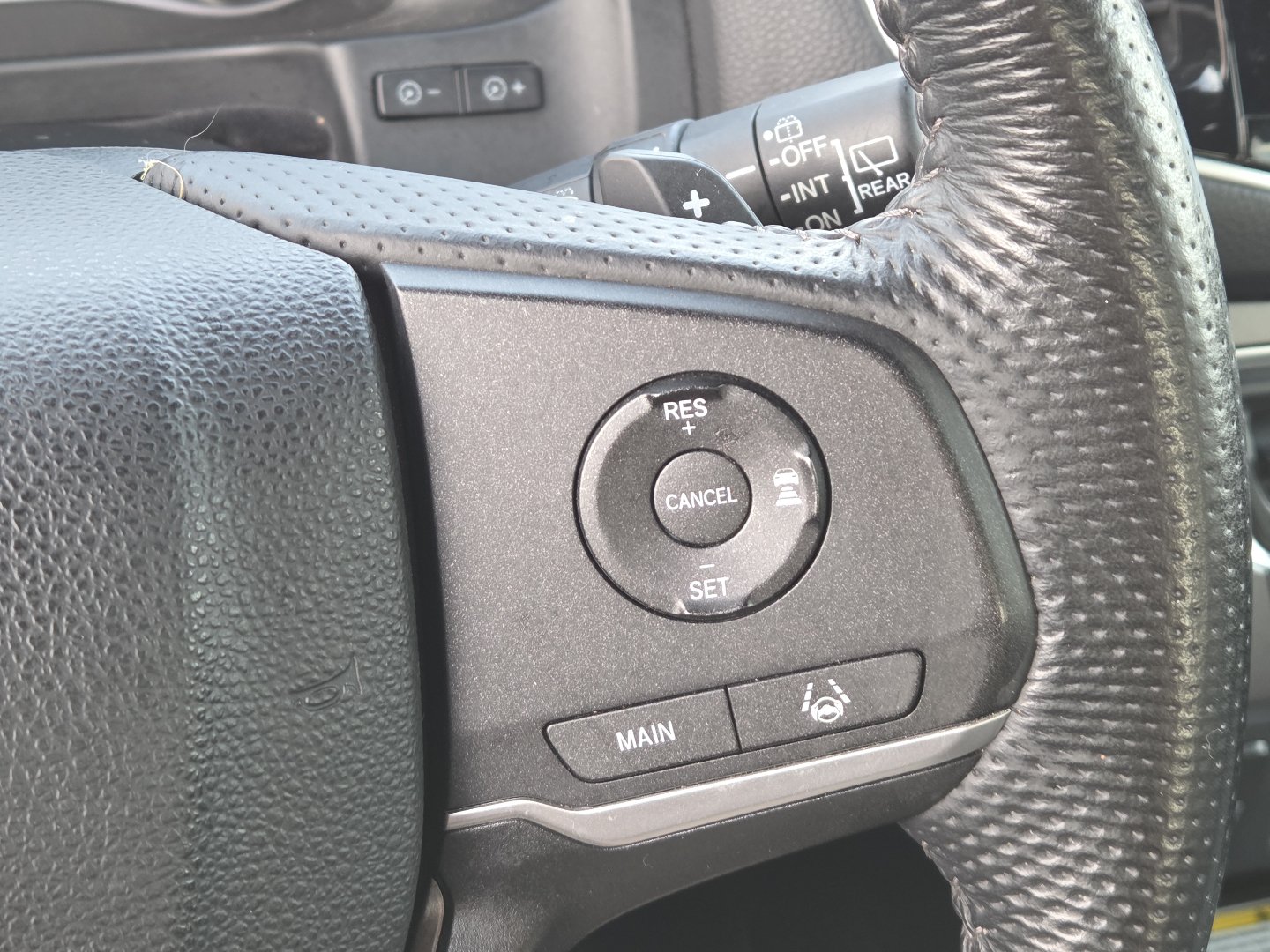 Used 2023 Honda Passport EX-L image 9