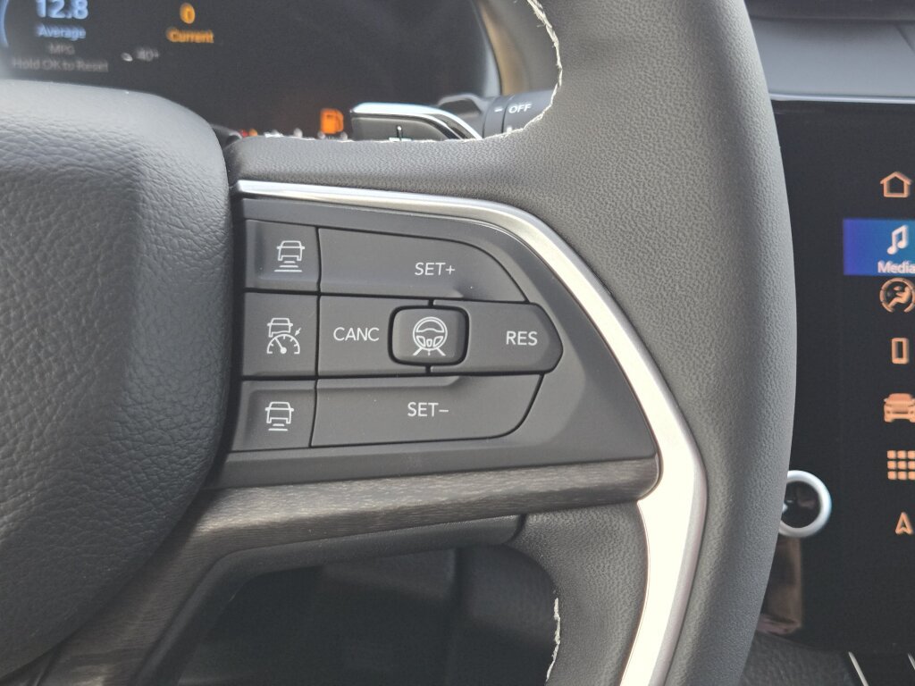 New 2027 Jeep Grand Cherokee Altitude AWD/4WD image 19