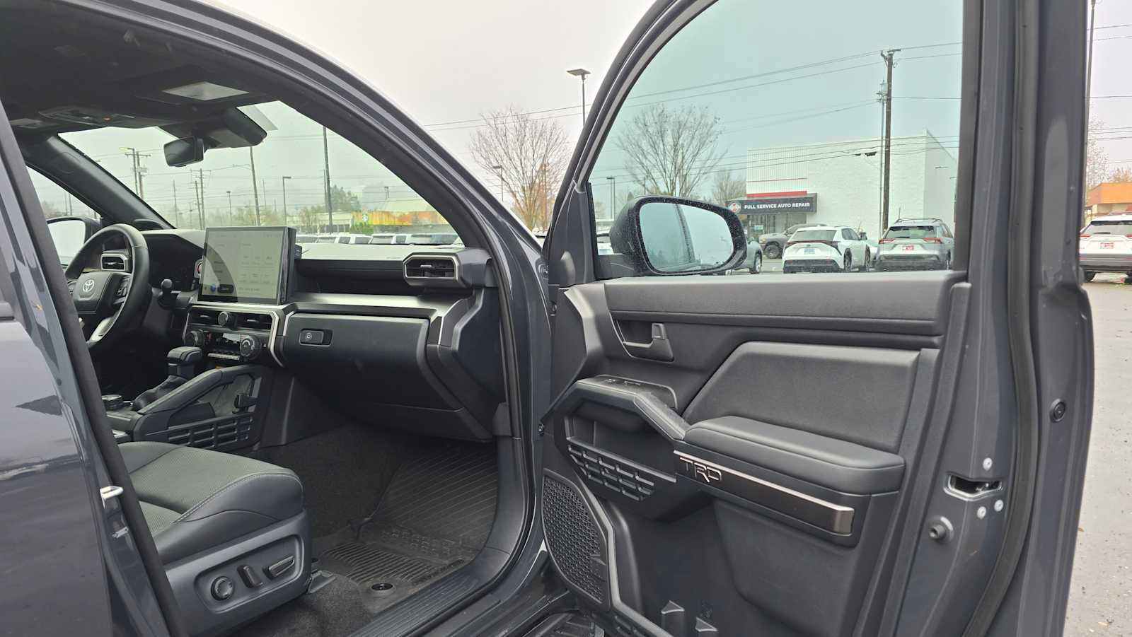 Certified 2025 Toyota 4Runner TRD Off-Road Premium image 12