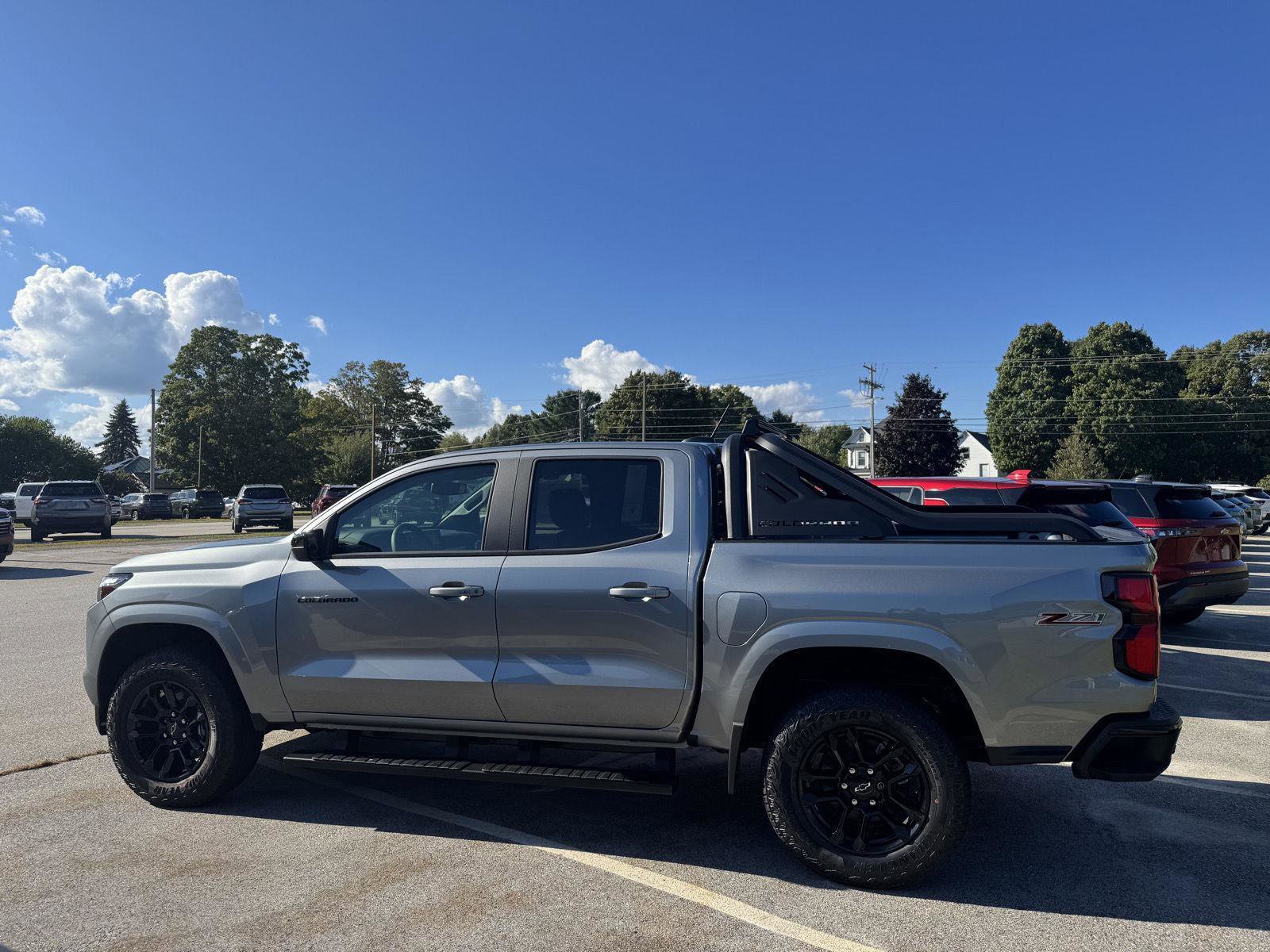New 2025 Chevrolet Colorado Z71 w/ Midnight Edition image 3