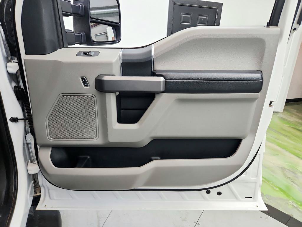 Used 2019 Ford F250 XLT w/ Snow Plow Prep Package AWD/4WD image 24