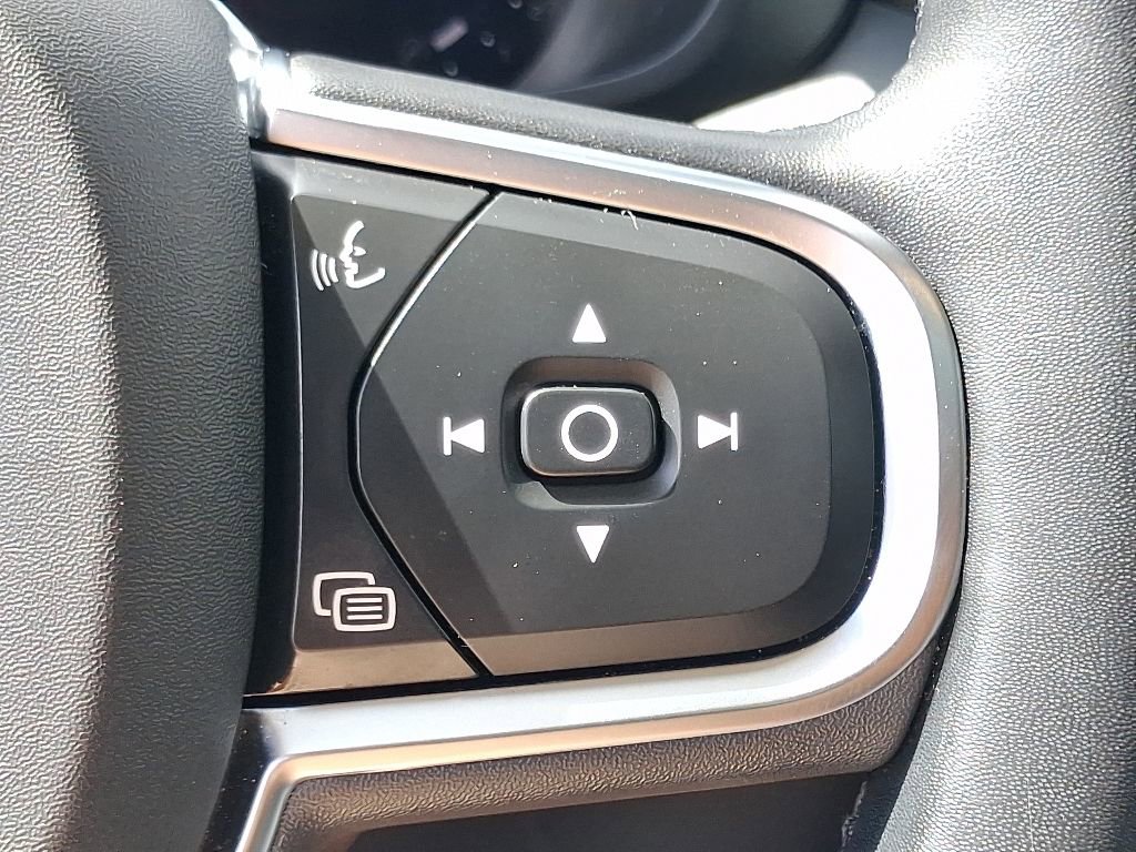 Used 2023 Volvo XC60 B5 Core w/ Protection Package Premier FWD image 19