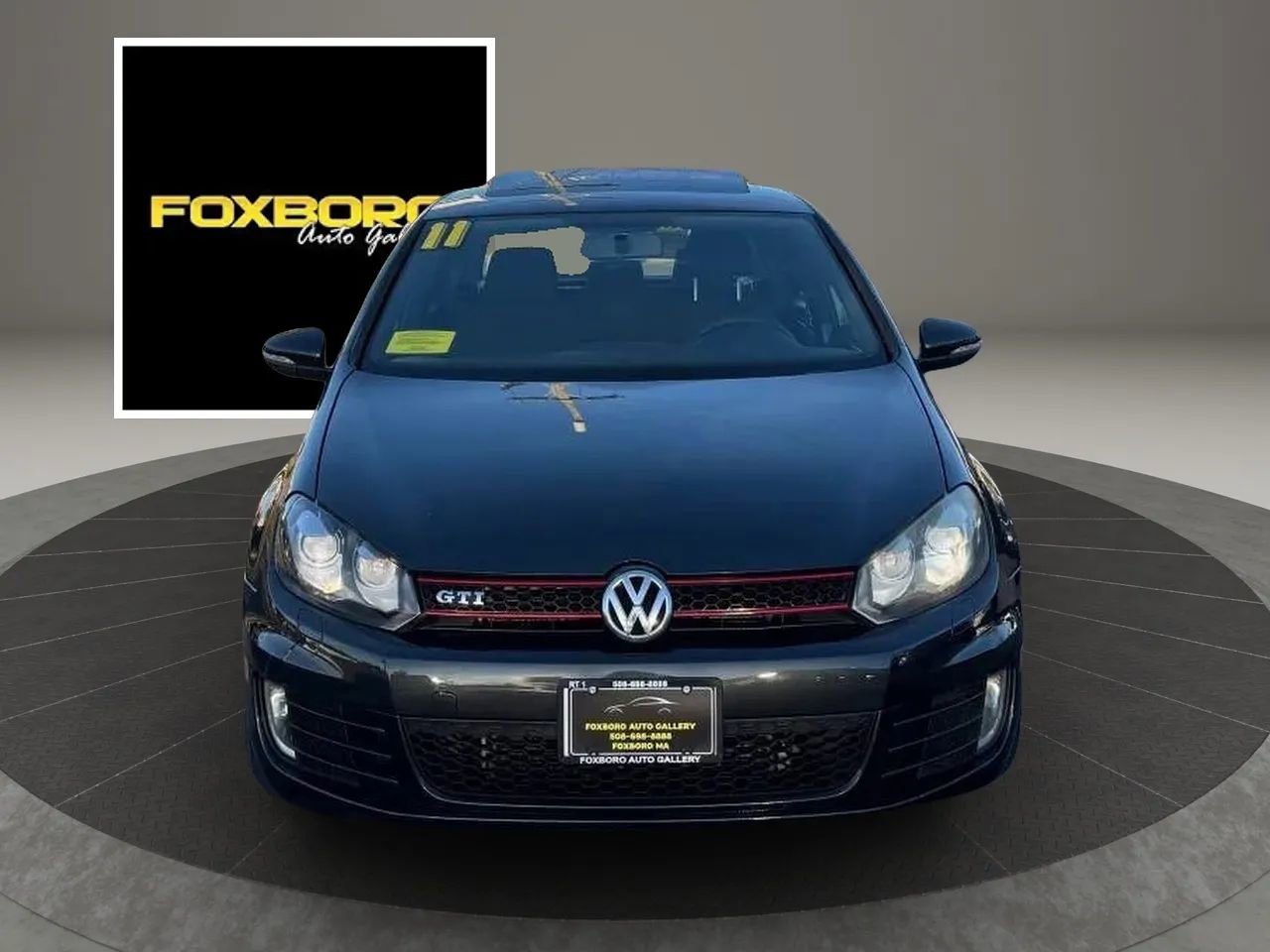 Used 2011 Volkswagen Golf 4-Door image 2