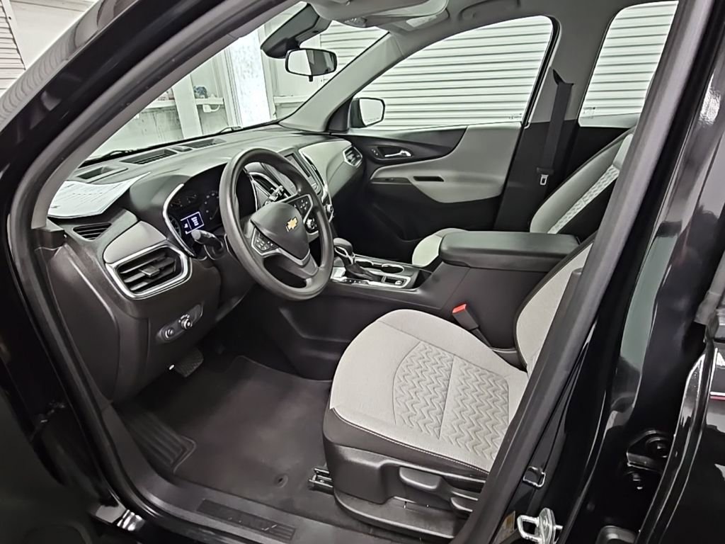 Used 2023 Chevrolet Equinox LS w/ Midnight Edition image 11