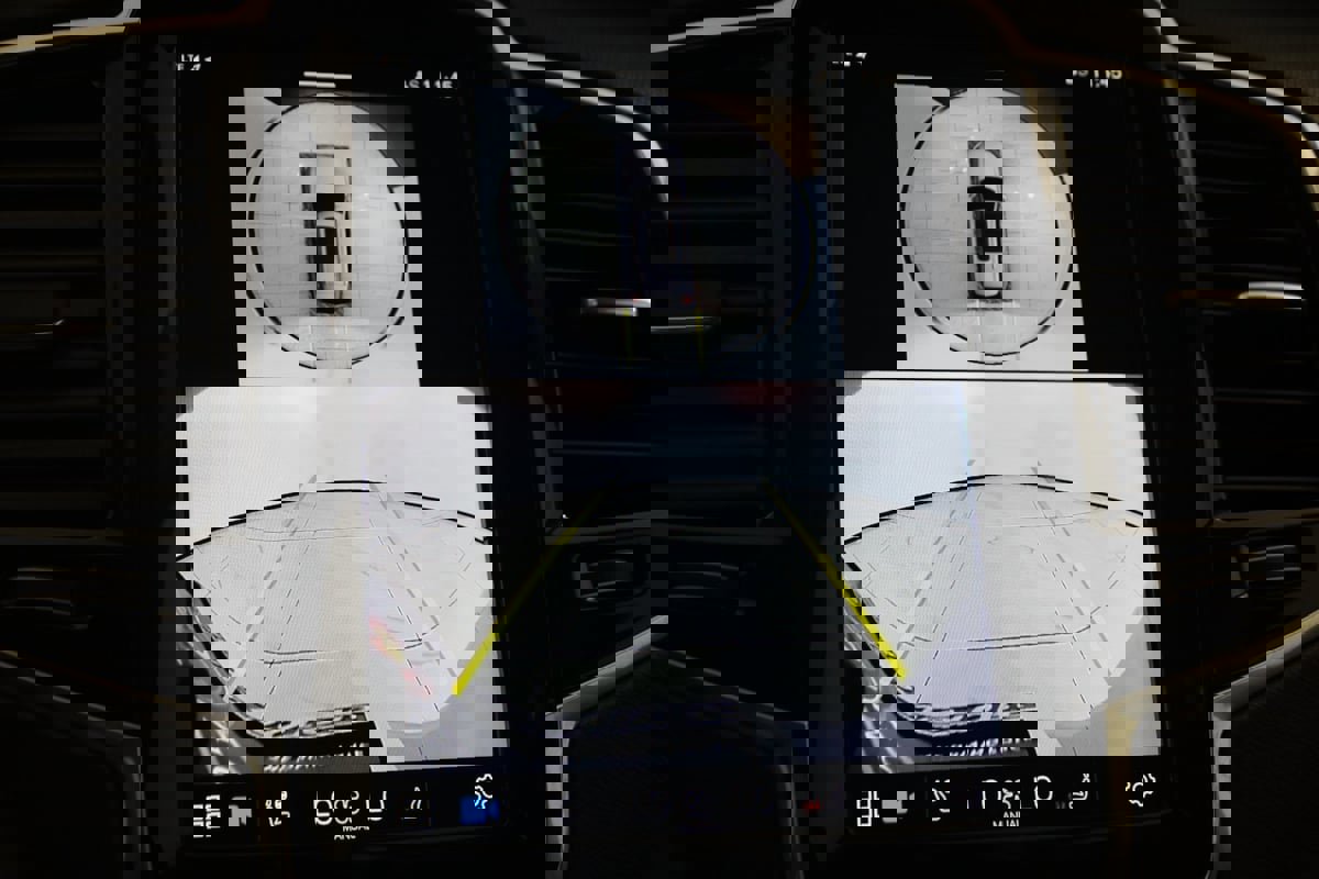 Used 2024 Volvo XC90 B5 Plus image 10