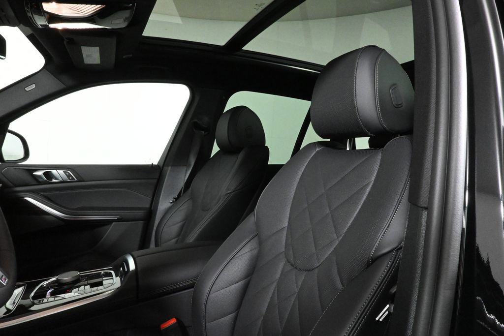 Used 2026 BMW X5 xDrive50e w/ M Sport Package AWD/4WD image 17