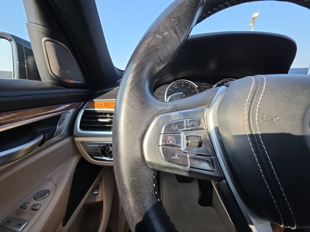 Used 2017 BMW 750i RWD image 11
