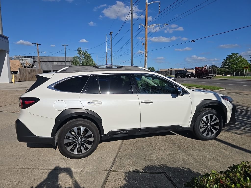 Used 2025 Subaru Outback Touring AWD/4WD image 4