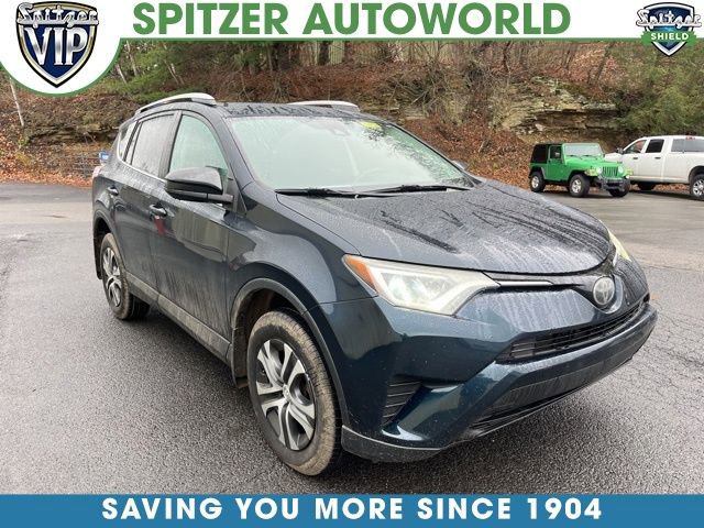Used 2018 Toyota RAV4 LE video 1