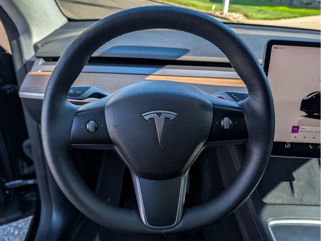 Used 2022 Tesla Model Y Long Range image 19