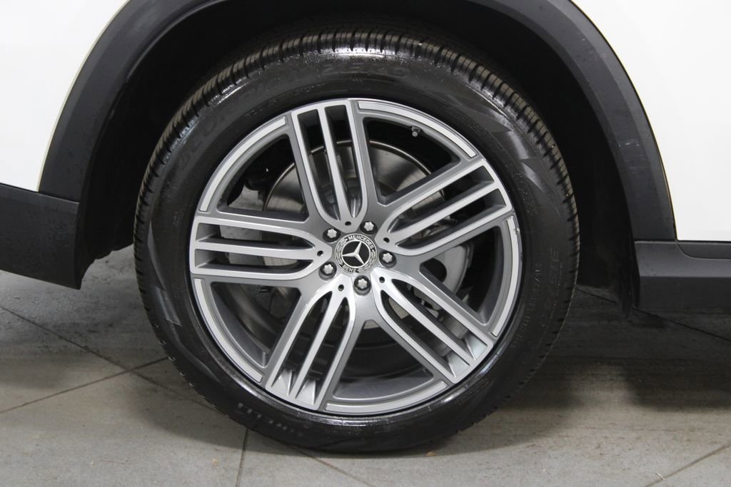 Used 2025 Mercedes-Benz GLS 450 4MATIC image 13