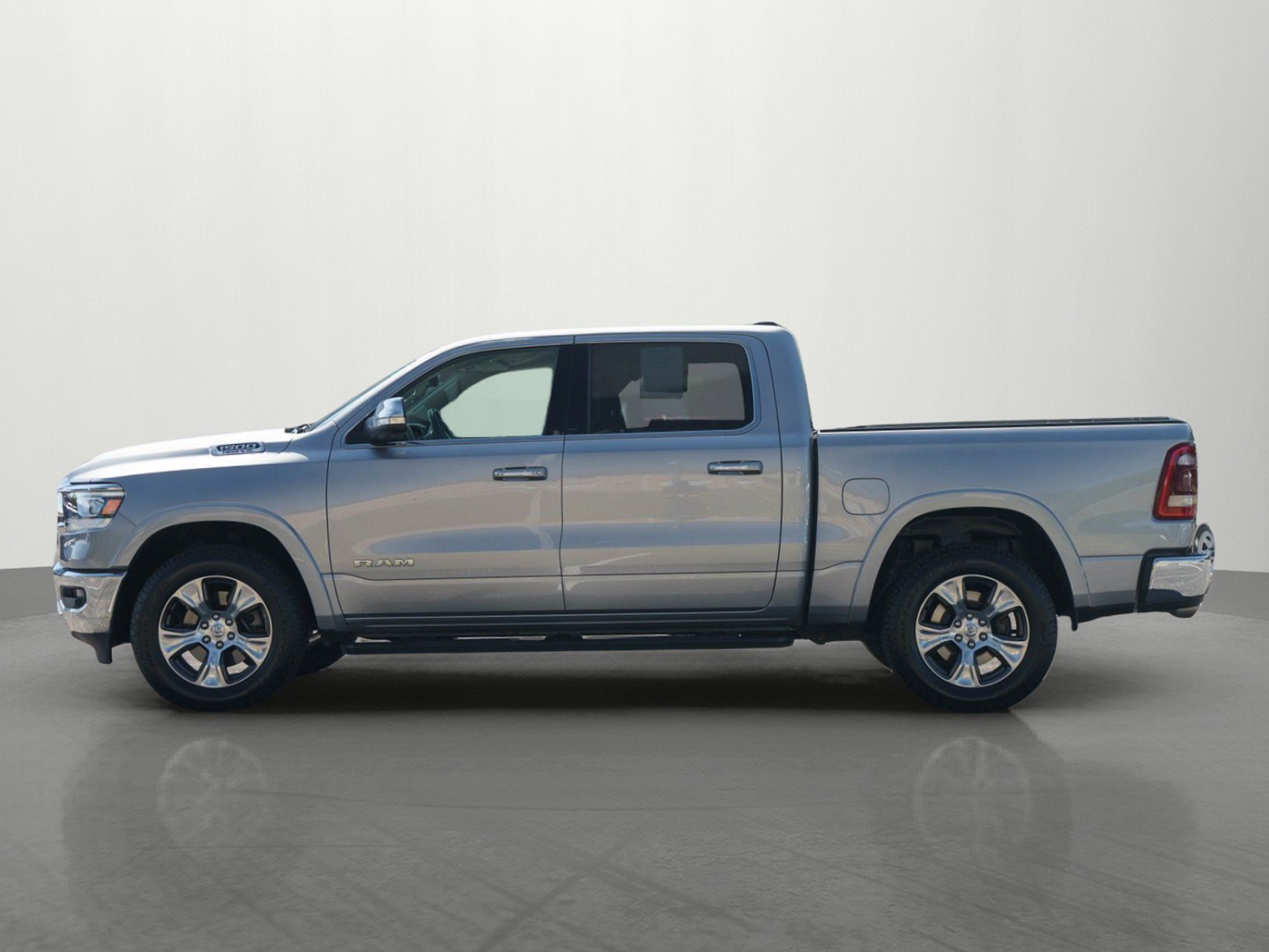 Used 2020 RAM 1500 Laramie AWD/4WD image 4