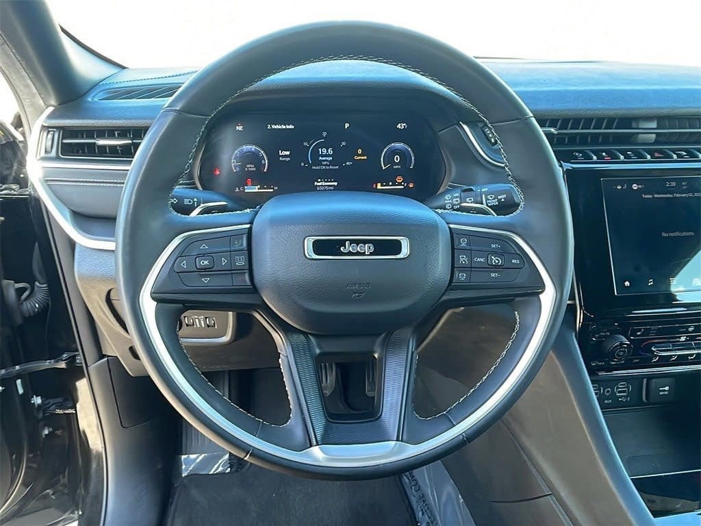 Used 2023 Jeep Grand Cherokee Altitude image 22