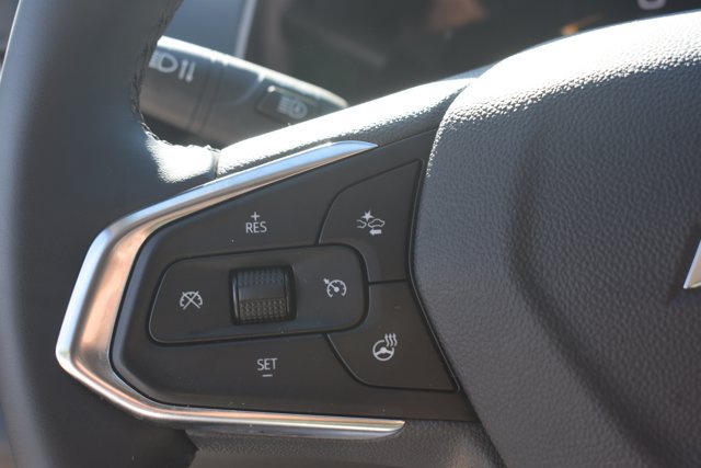 Used 2025 Chevrolet Trax LT w/ LT Convenience Package FWD image 20