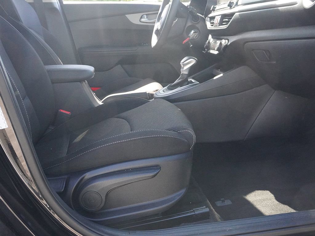 Used 2019 Kia Forte LXS FWD image 19