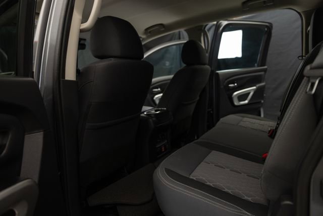 Used 2024 Nissan Titan SV w/ SV Convenience Package image 16