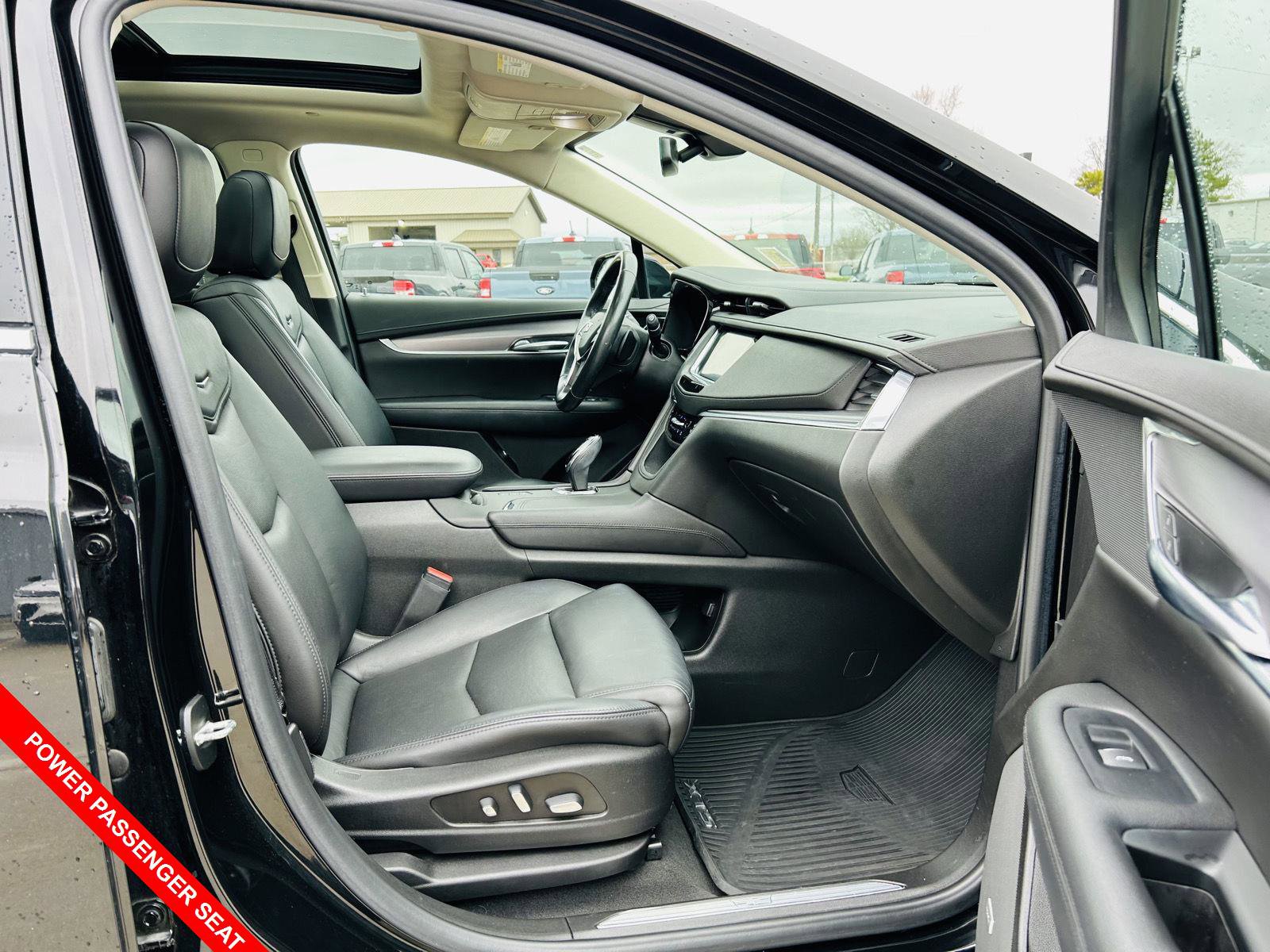 Used 2019 Cadillac XT5 Premium Luxury w/ Driver Assist Package image 35