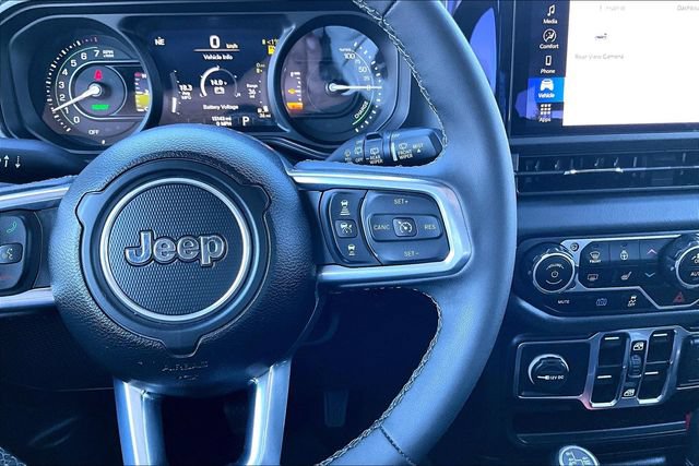 Used 2025 Jeep Wrangler Unlimited Sahara AWD/4WD image 12