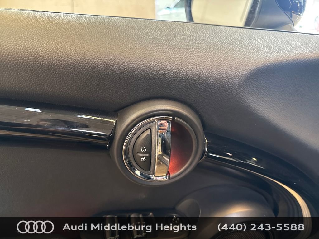 Used 2019 MINI Cooper S w/ Signature Upholstery Package image 10