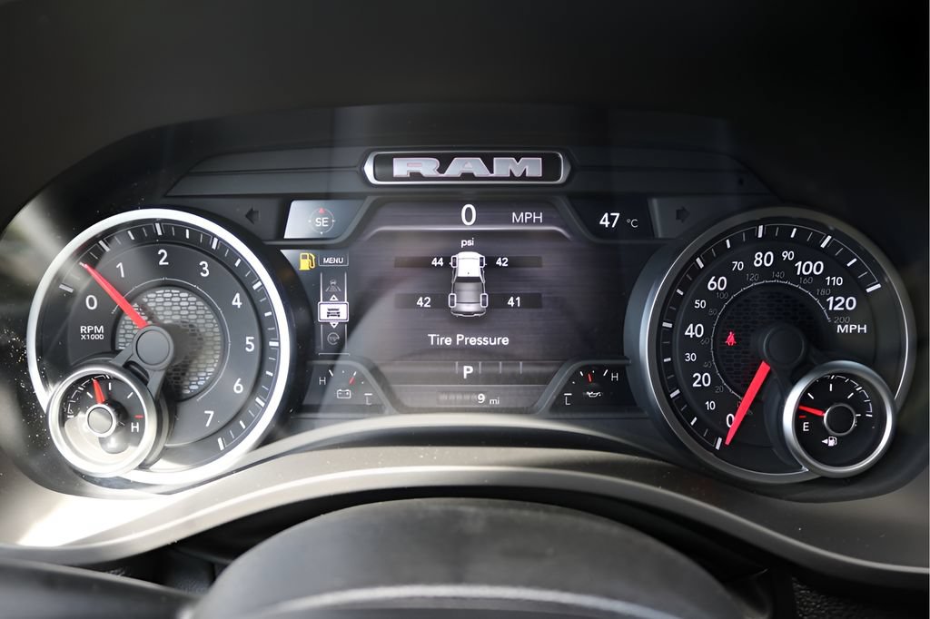 New 2026 RAM 1500 Express AWD/4WD image 25
