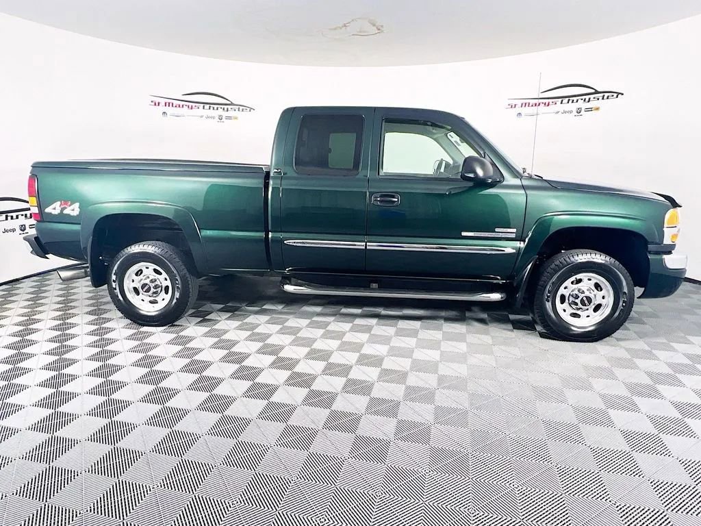 Used 2004 GMC Sierra 2500 SLT w/ Heavy-Duty Power Package AWD/4WD image 9